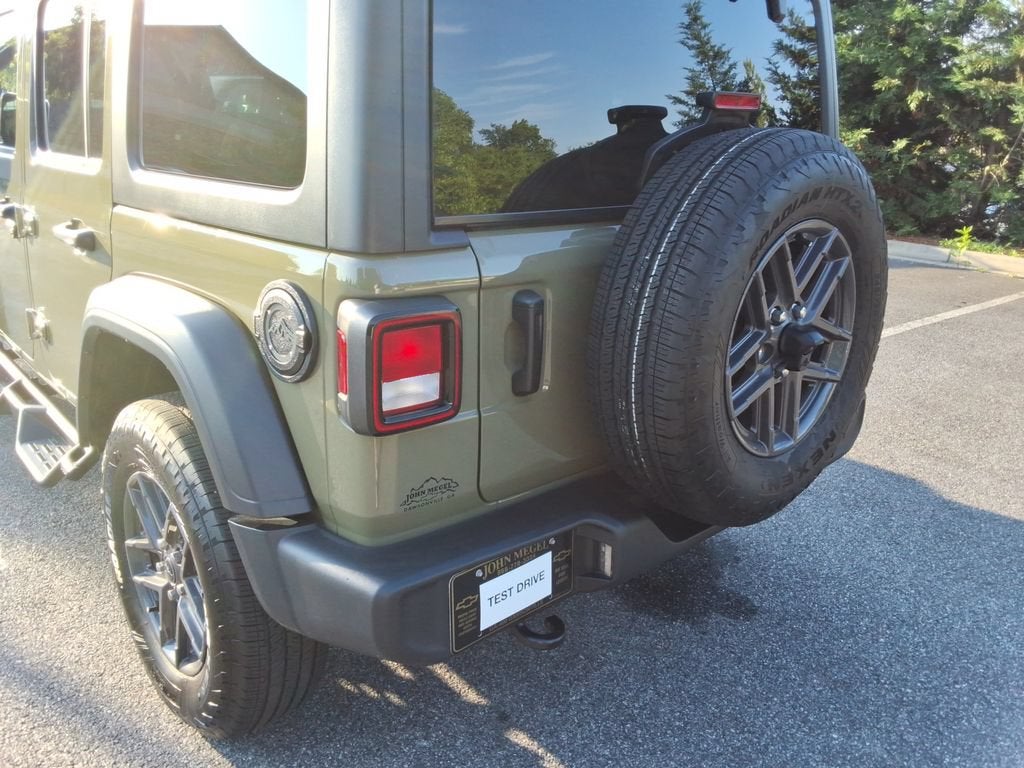 2025 Jeep Wrangler 4-Door Summit 4x4
