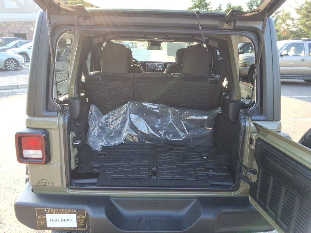 2025 Jeep Wrangler 4-Door Summit 4x4