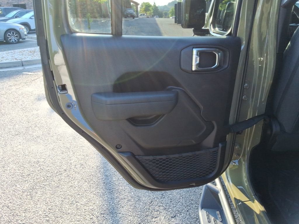 2025 Jeep Wrangler 4-Door Summit 4x4