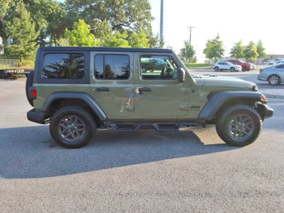 2025 Jeep Wrangler 4-Door Summit 4x4