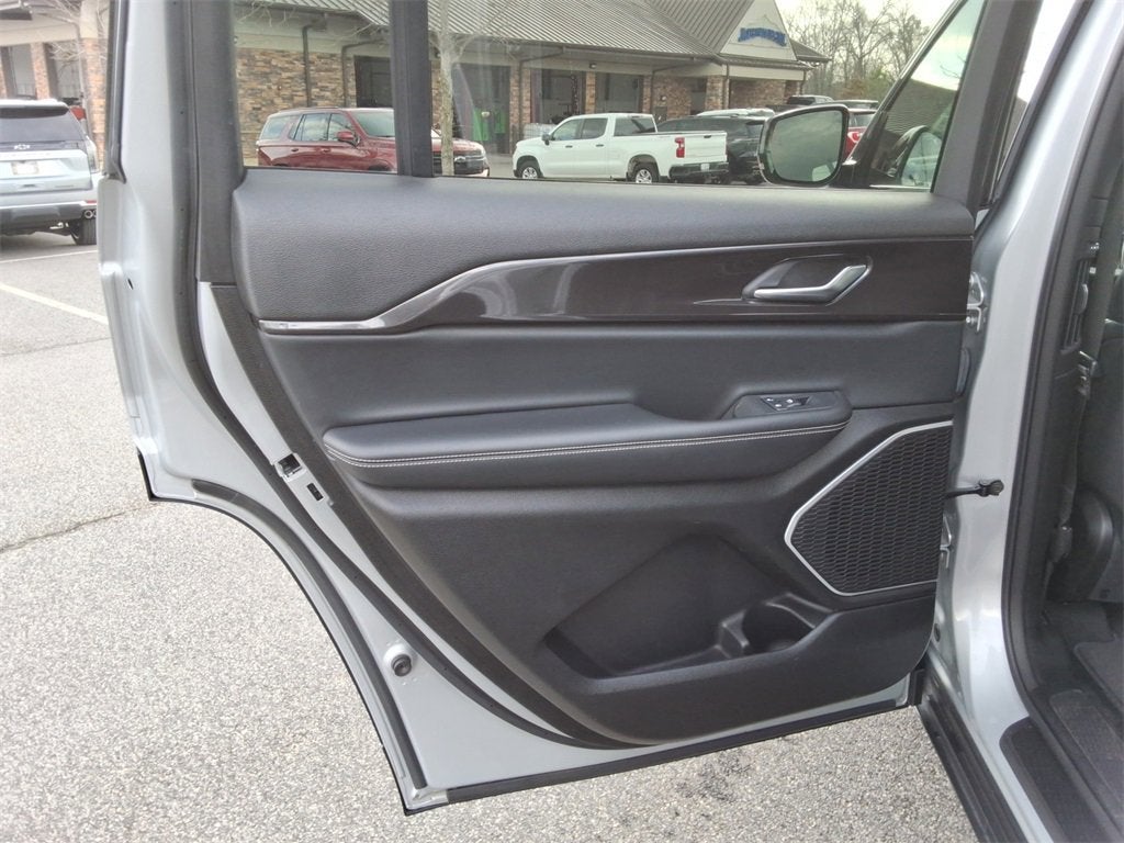 2022 Jeep Grand Cherokee L Altitude 4x4