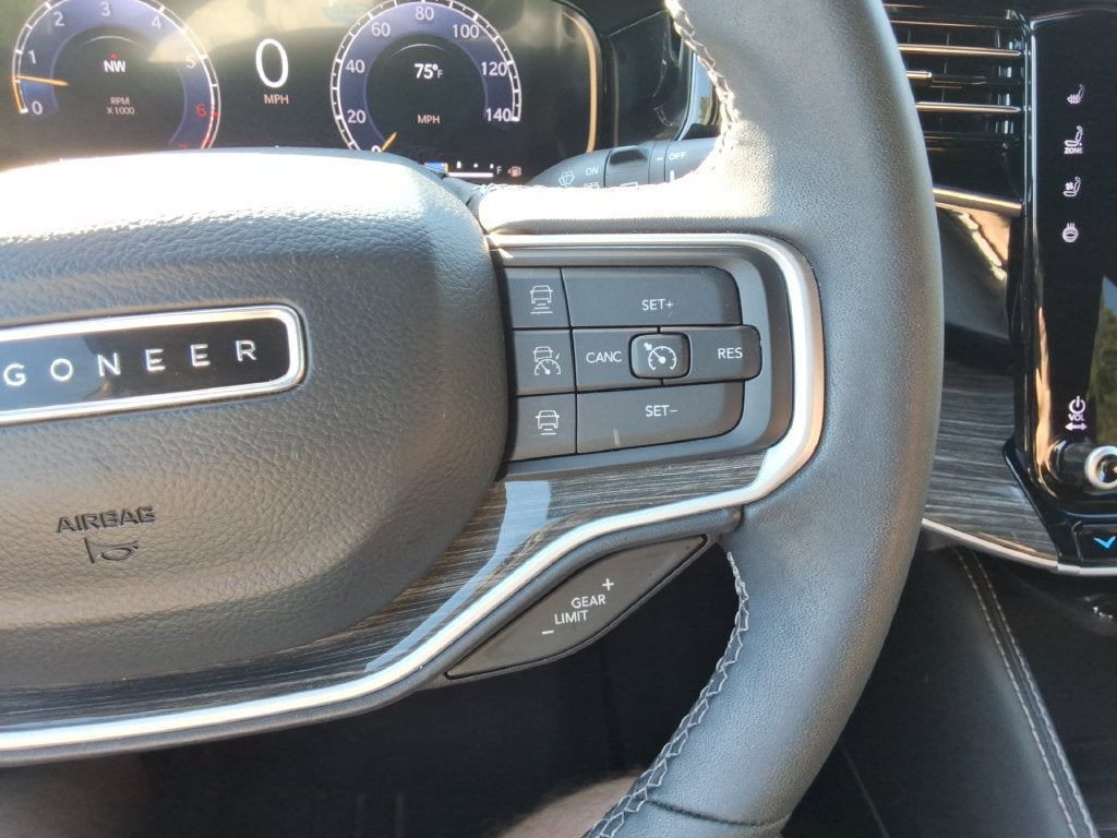 2022 Jeep Wagoneer Series III 4x2