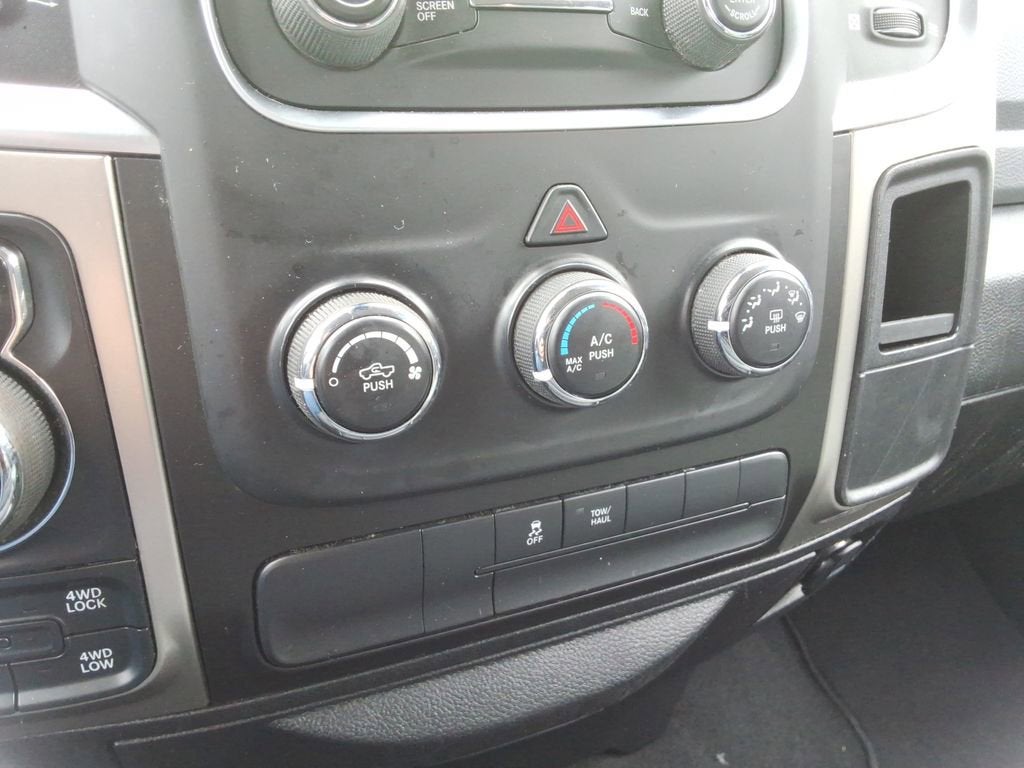 2019 RAM 1500 Classic SLT Crew Cab 4x4 6'4" Box