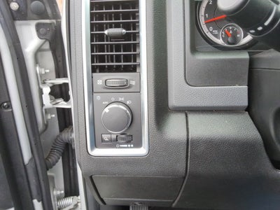 2019 RAM 1500 Classic SLT Crew Cab 4x4 6'4" Box