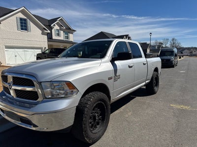2019 RAM 1500 Classic SLT Crew Cab 4x4 6'4" Box