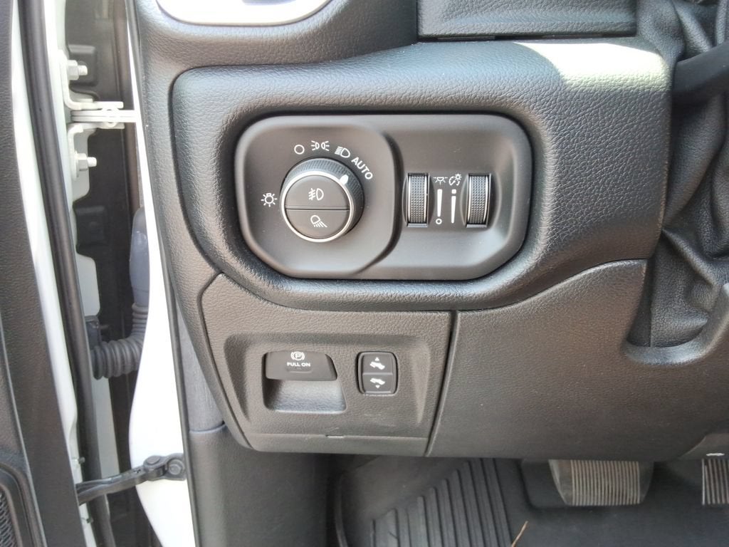 2019 RAM 1500 Big Horn/Lone Star Crew Cab 4x2 5'7" Box