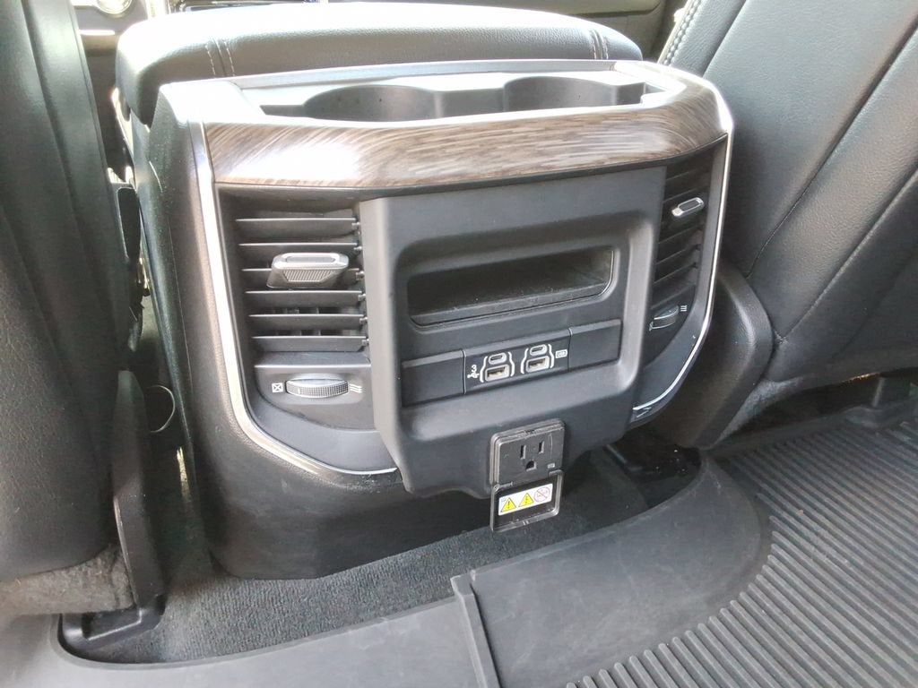 2019 RAM 1500 Laramie Crew Cab 4x2 5'7" Box