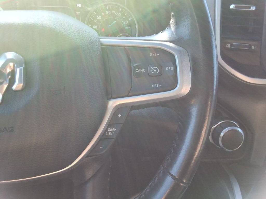 2022 RAM 1500 Big Horn Crew Cab 4x4 5'7" Box