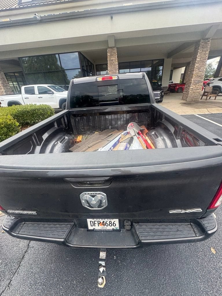2022 RAM 1500 Big Horn Crew Cab 4x4 5'7" Box