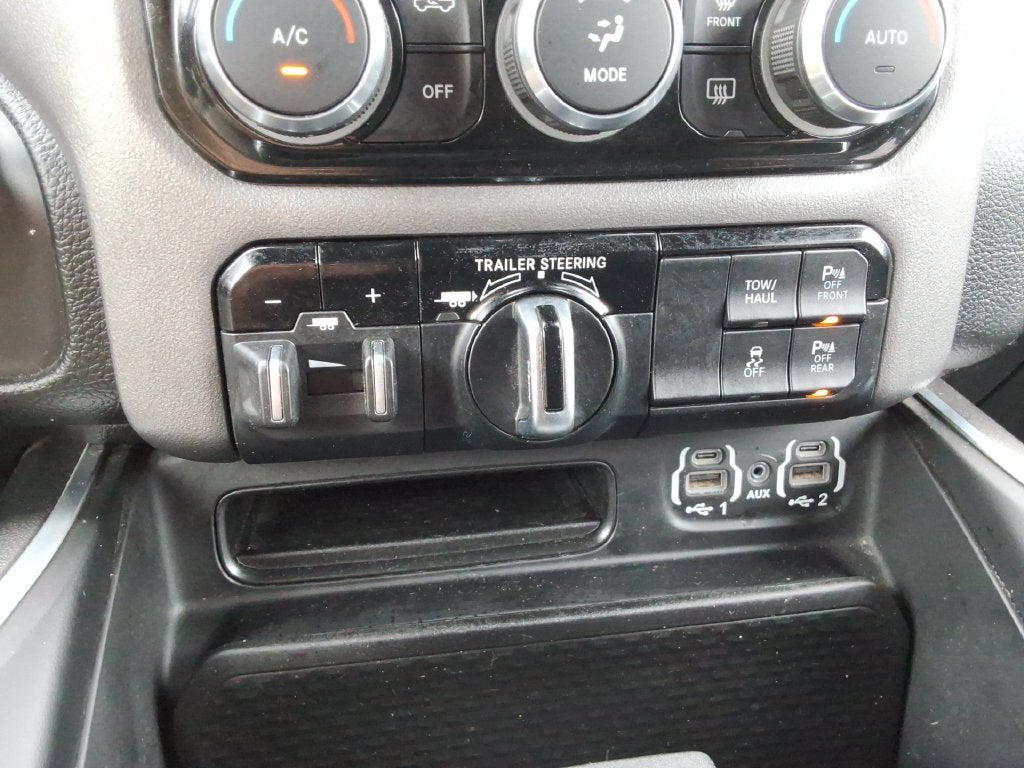 2021 RAM 1500 Big Horn Crew Cab 4x4 5'7" Box