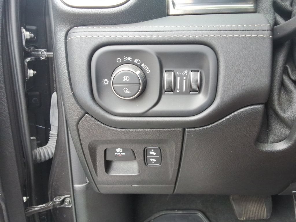 2021 RAM 1500 Limited Crew Cab 4x4 5'7" Box