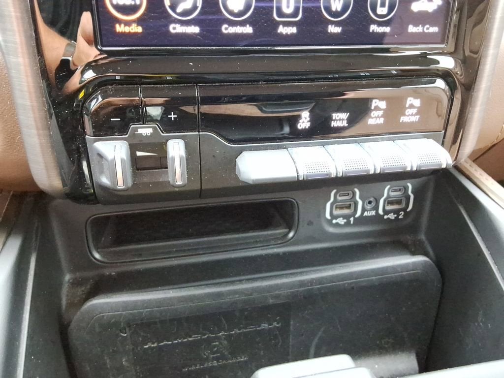 2020 RAM 1500 Laramie Longhorn Crew Cab 4x4 5'7" Box