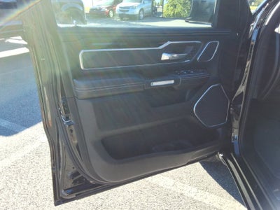 2019 RAM 1500 Laramie Crew Cab 4x4 6'4" Box
