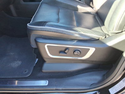2019 RAM 1500 Laramie Crew Cab 4x4 6'4" Box