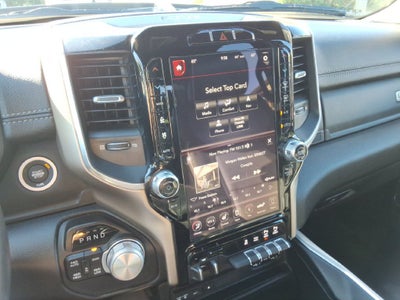 2019 RAM 1500 Laramie Crew Cab 4x4 6'4" Box