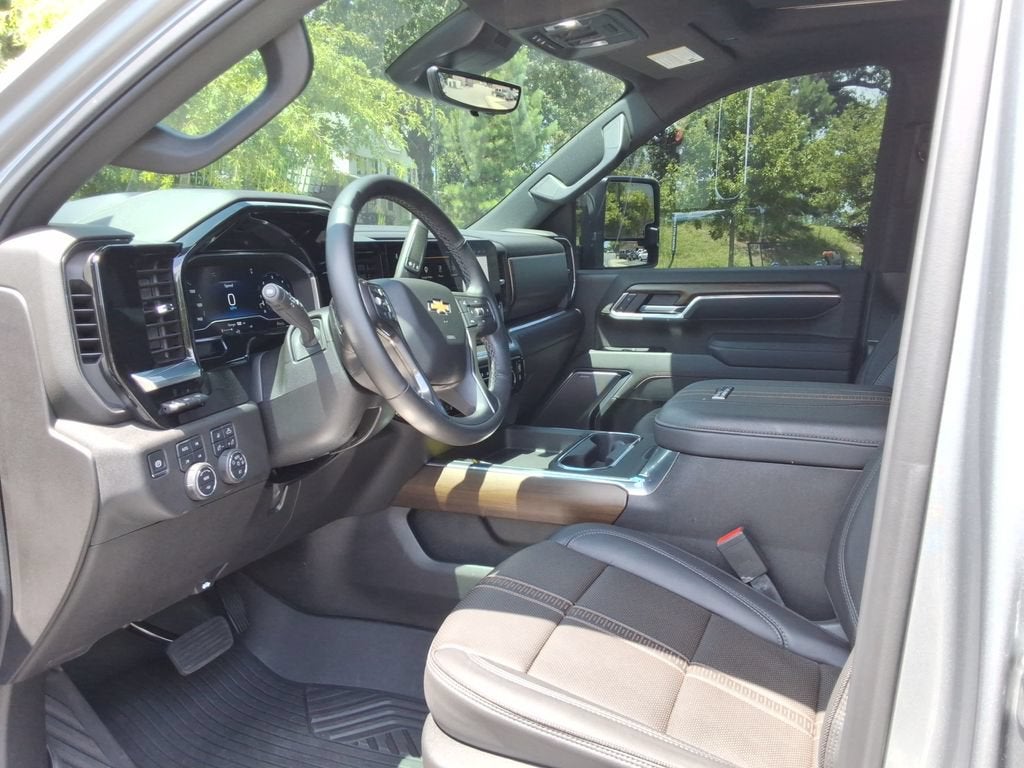 2025 Chevrolet Silverado 3500 HD High Country