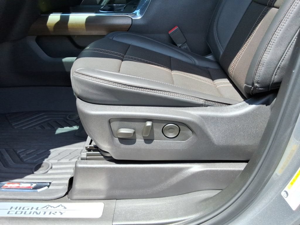 2025 Chevrolet Silverado 3500 HD High Country