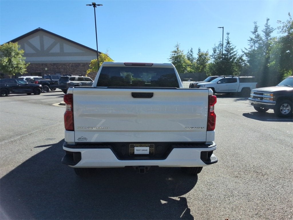 2026 Chevrolet Silverado 1500 Custom