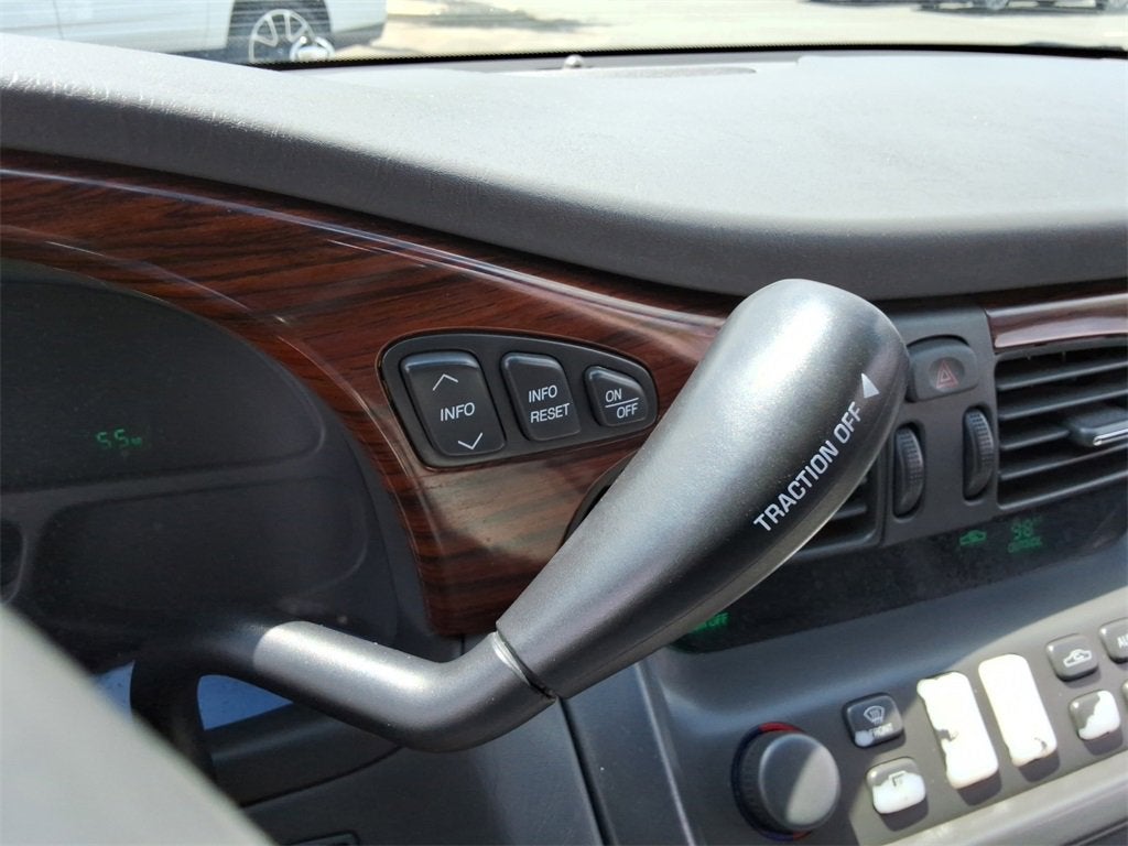 2003 Cadillac Deville Limousine