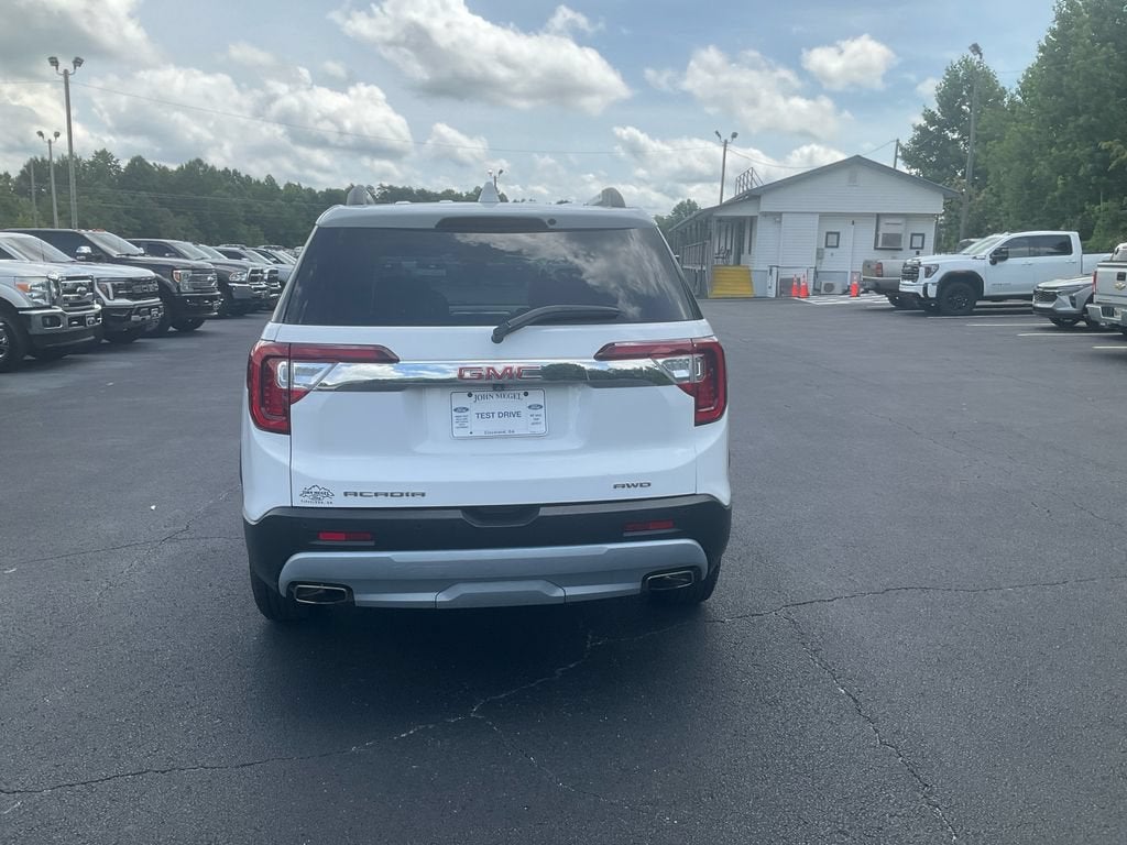 2023 GMC Acadia SLT