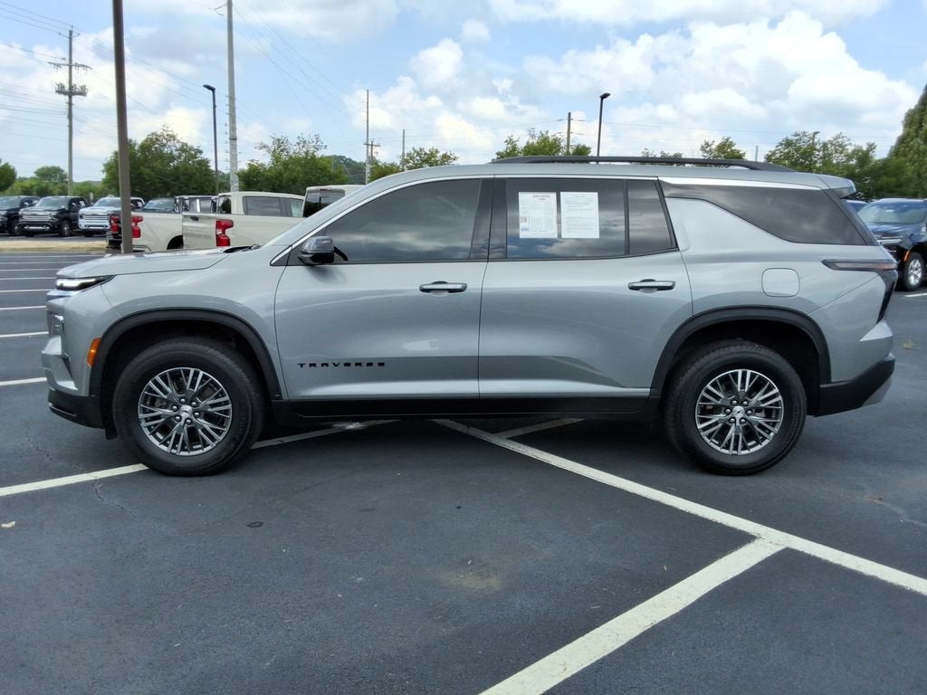 2024 Chevrolet Traverse LT