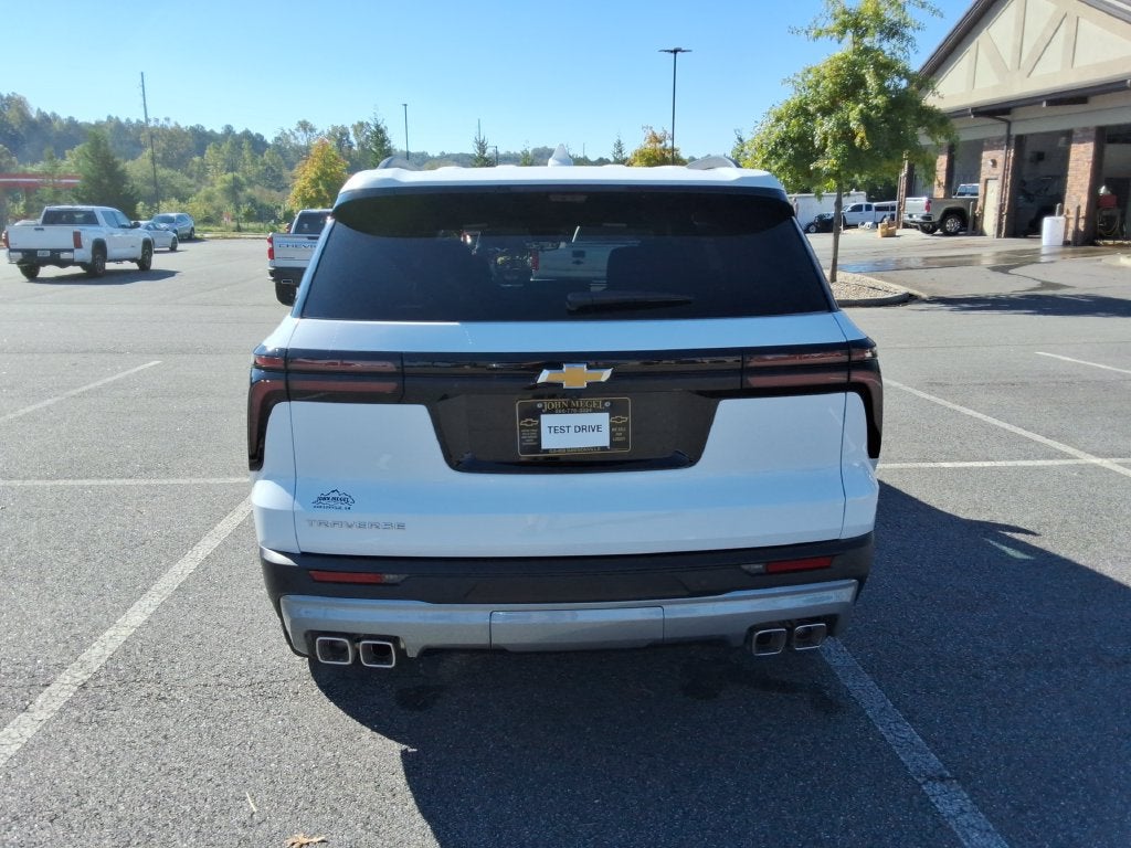 2027 Chevrolet Traverse LT