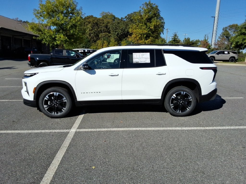 2027 Chevrolet Traverse LT