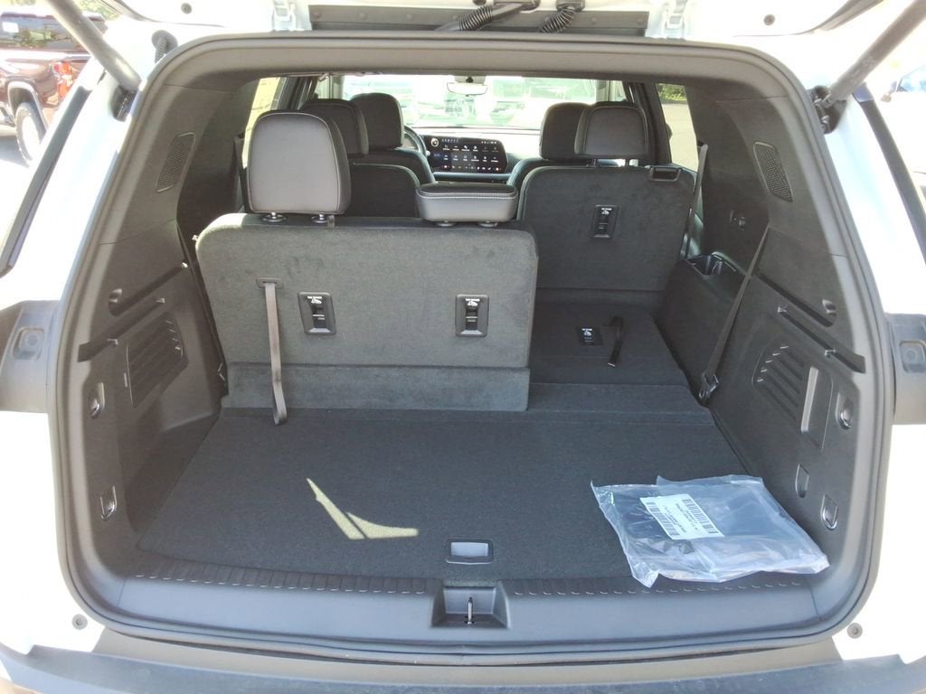 2026 Chevrolet Traverse LT - Photo 14