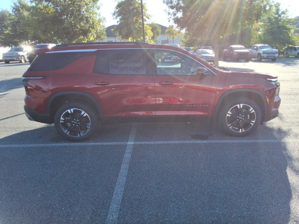 2027 Chevrolet Traverse LT