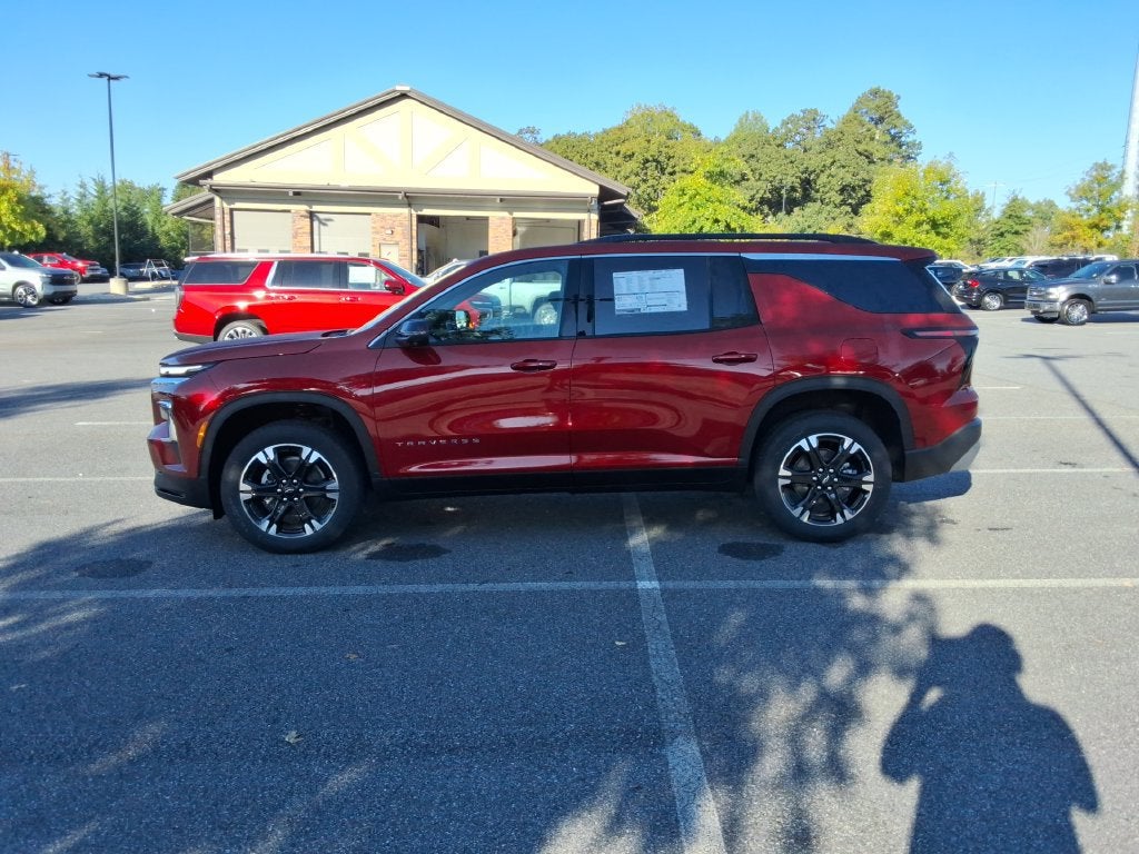 2027 Chevrolet Traverse LT
