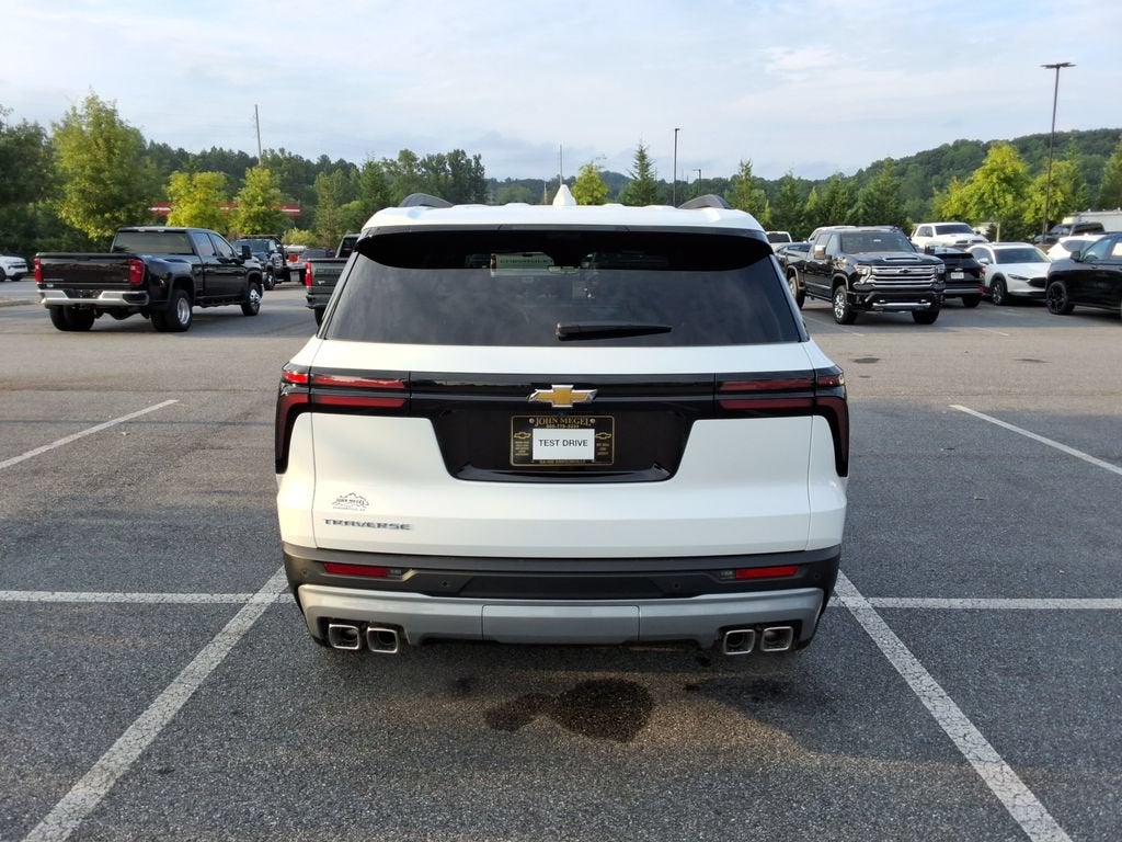 2027 Chevrolet Traverse LT