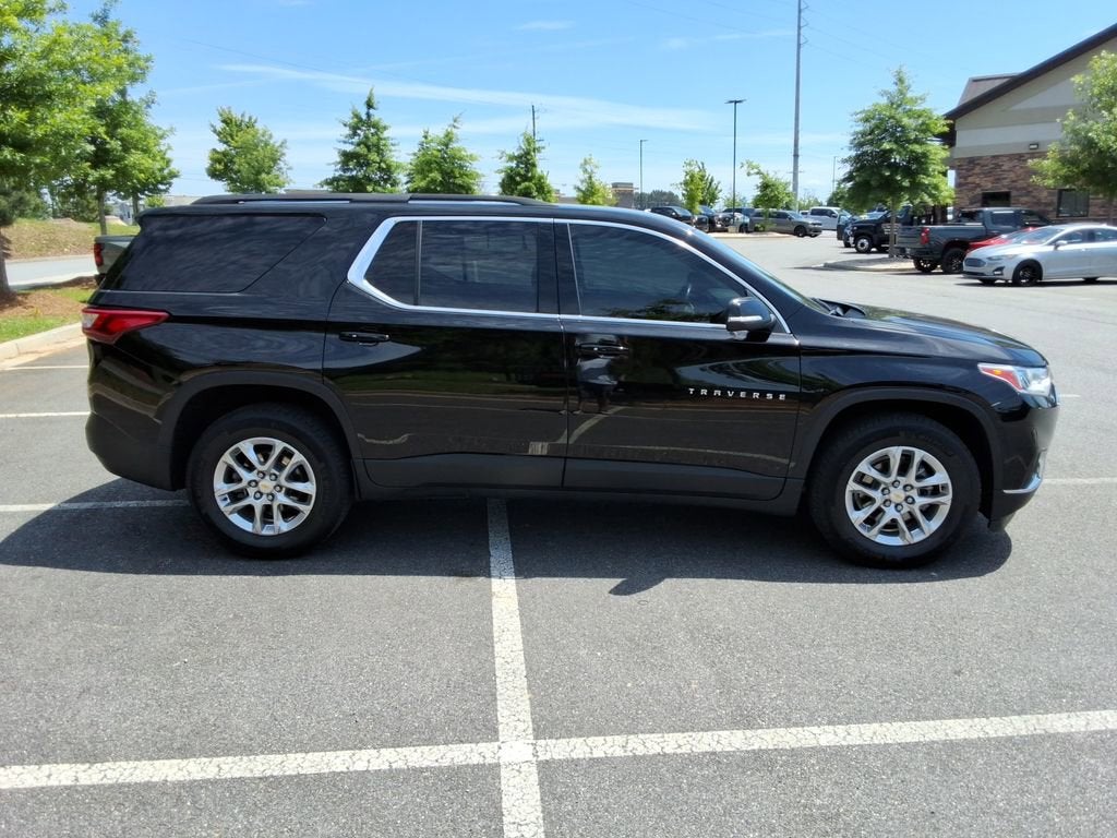 2021 Chevrolet Traverse LT Cloth