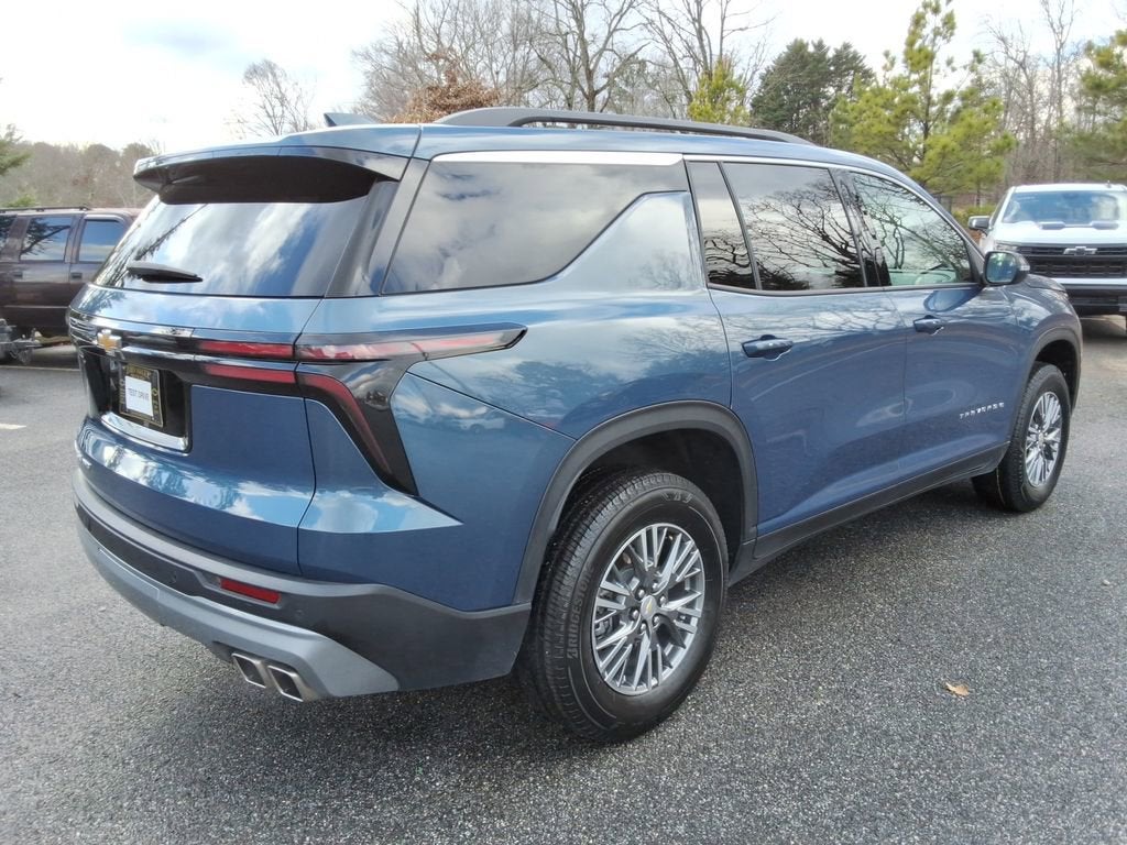 2025 Chevrolet Traverse LT