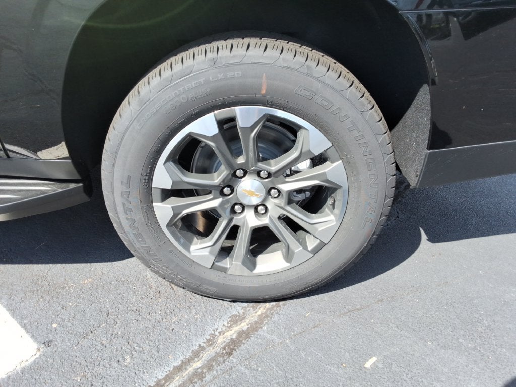 2026 Chevrolet Suburban LT - Photo 12