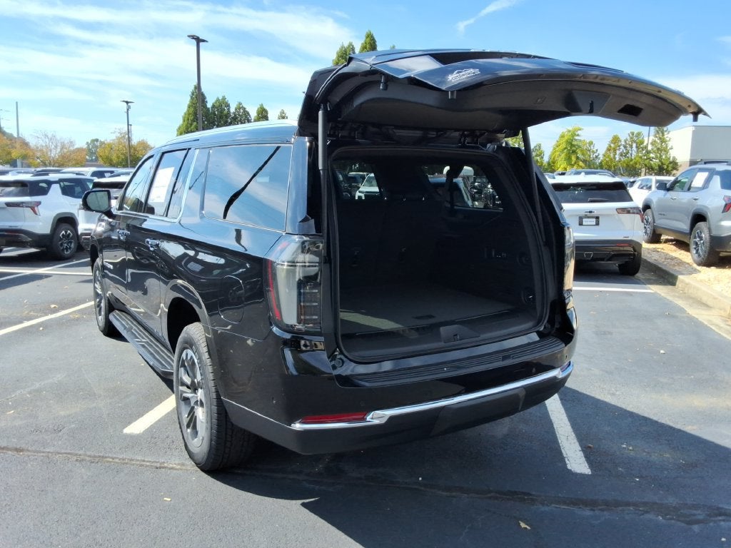 2026 Chevrolet Suburban LT - Photo 14