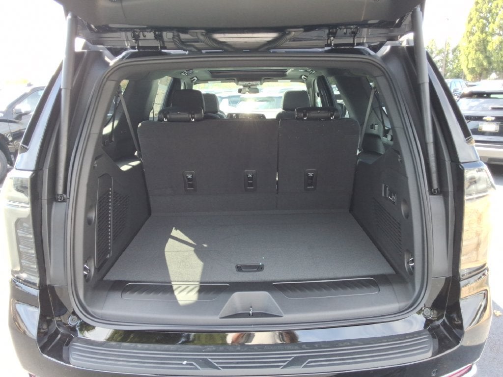 2026 Chevrolet Suburban LT - Photo 15