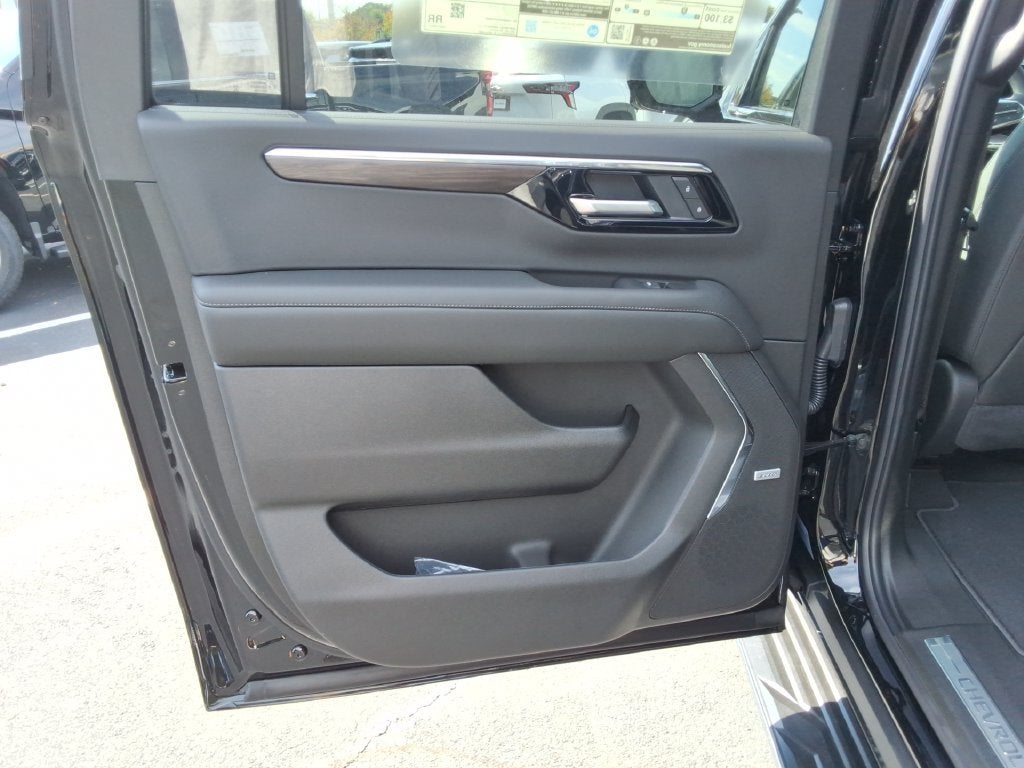 2026 Chevrolet Suburban LT - Photo 16
