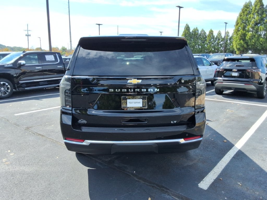 2026 Chevrolet Suburban LT