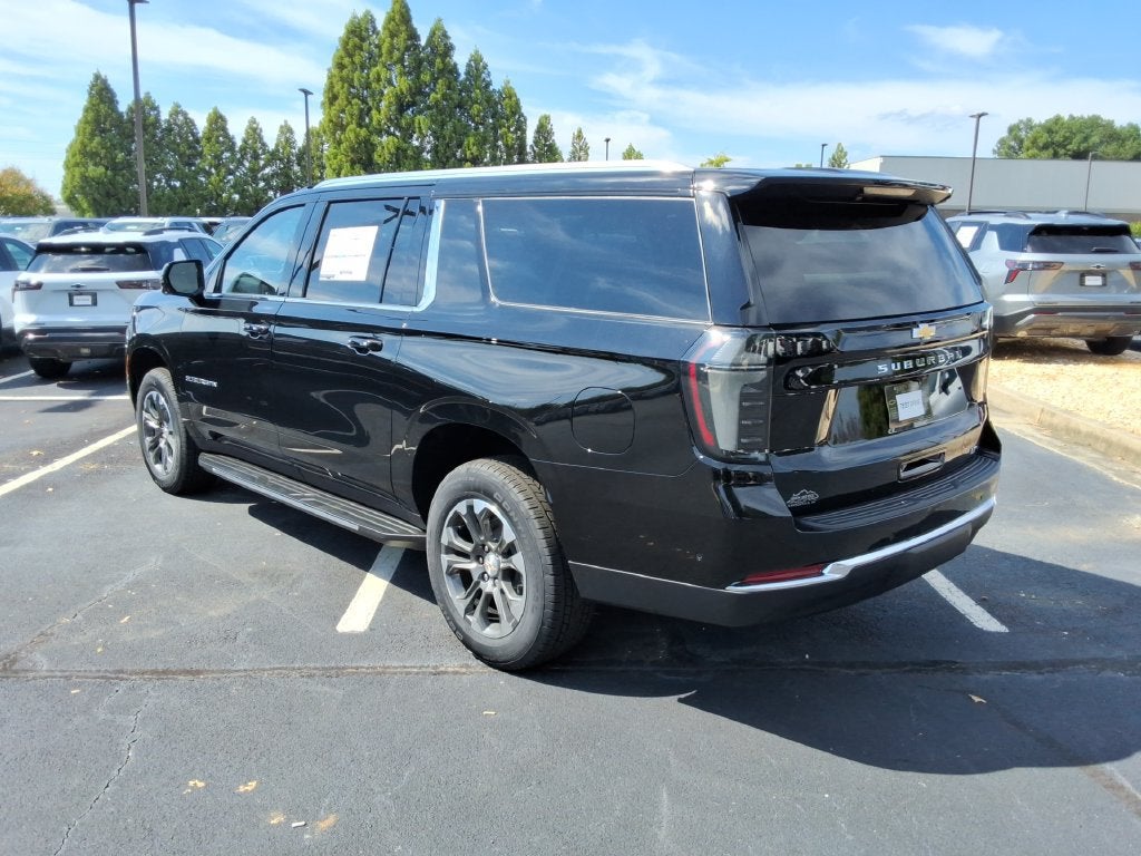 2026 Chevrolet Suburban LT - Photo 7