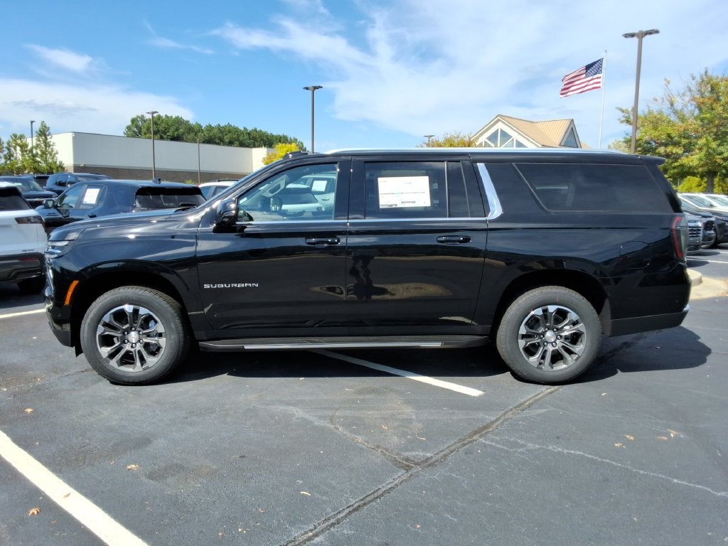 2026 Chevrolet Suburban LT - Photo 8