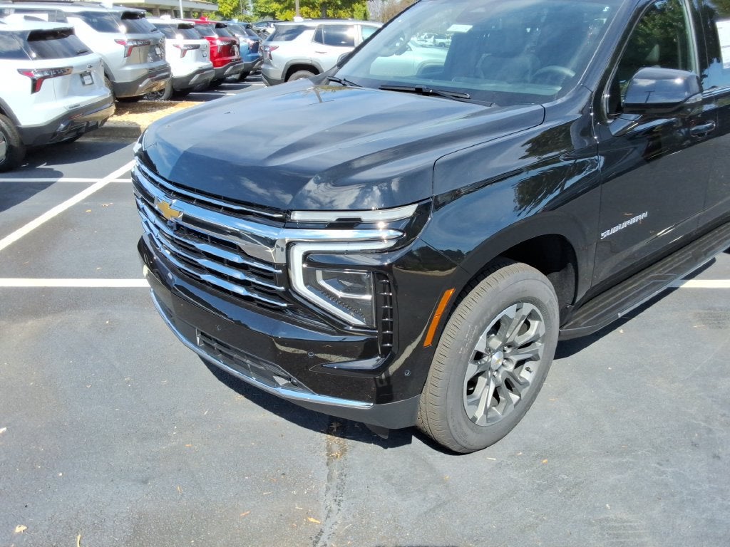 2026 Chevrolet Suburban LT - Photo 9