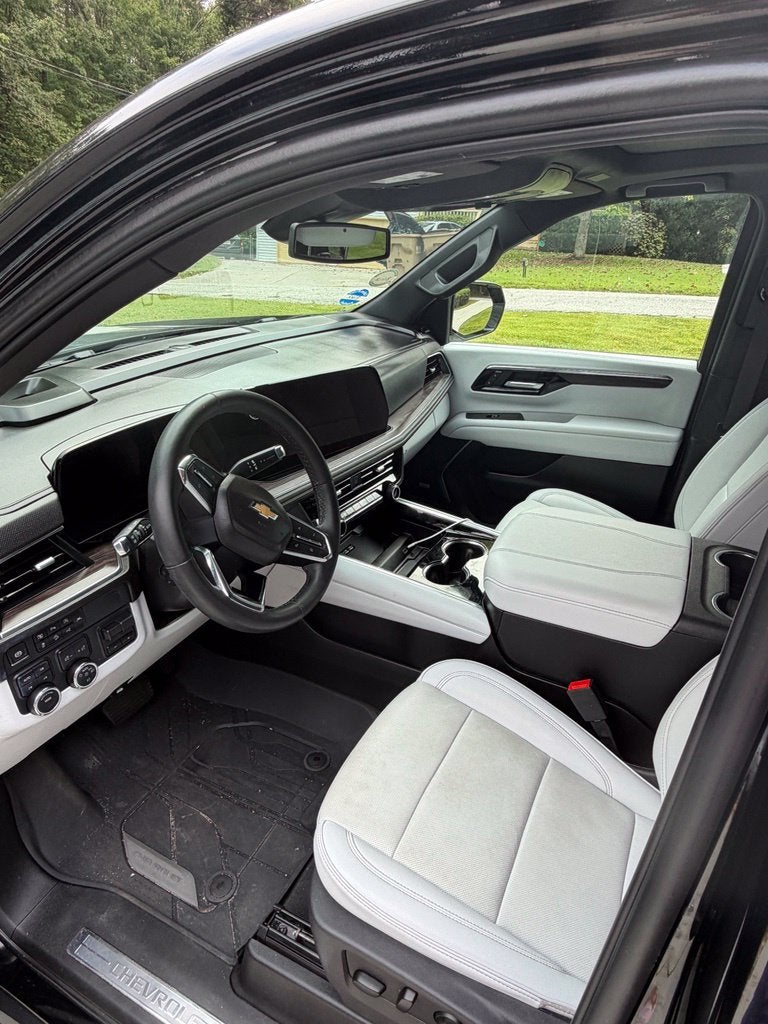 2025 Chevrolet Suburban Premier