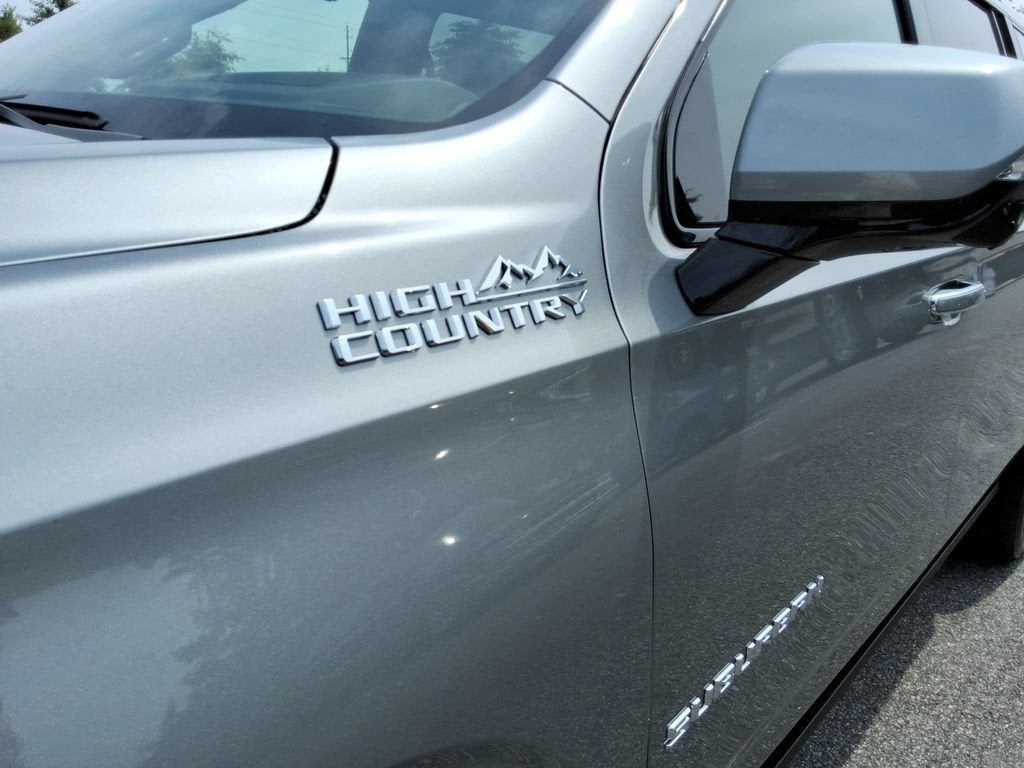 2026 Chevrolet Suburban High Country - Photo 11