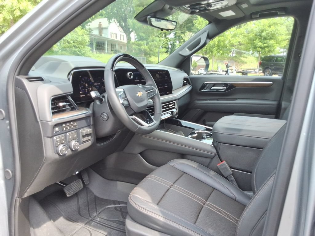 2026 Chevrolet Suburban High Country - Photo 24