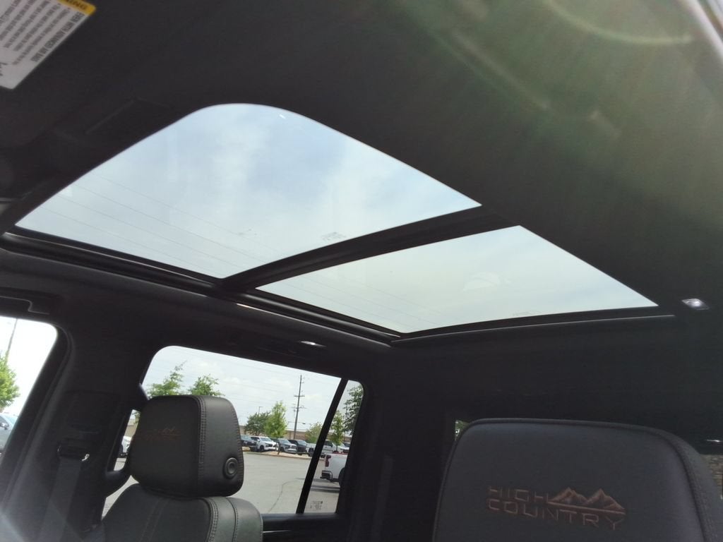 2026 Chevrolet Suburban High Country - Photo 27