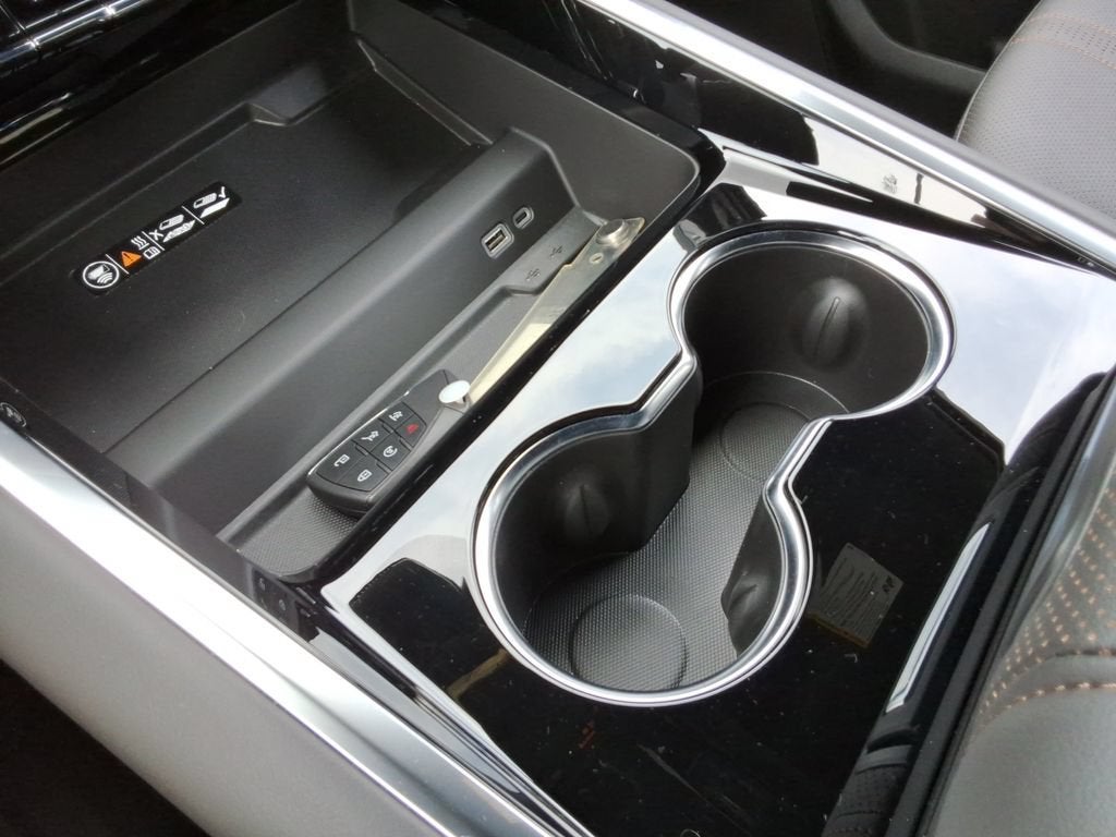 2026 Chevrolet Suburban High Country - Photo 36
