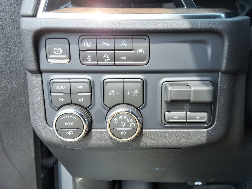 2026 Chevrolet Suburban High Country - Photo 39