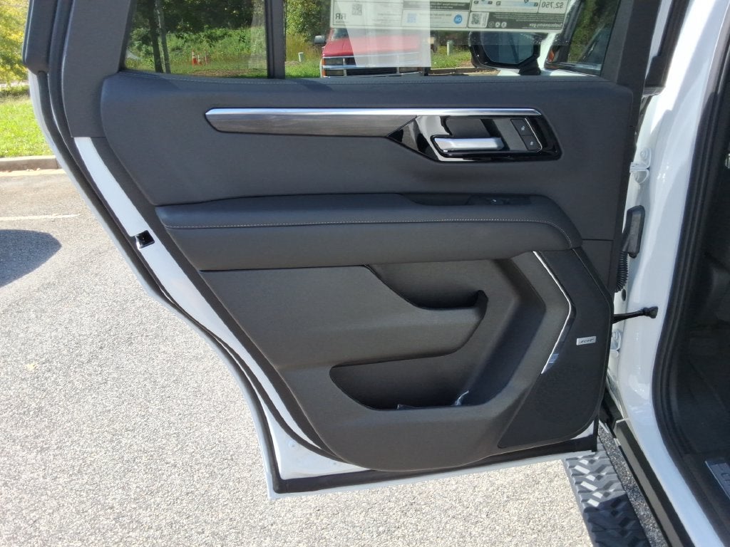 2027 Chevrolet Tahoe Z71 - Photo 17