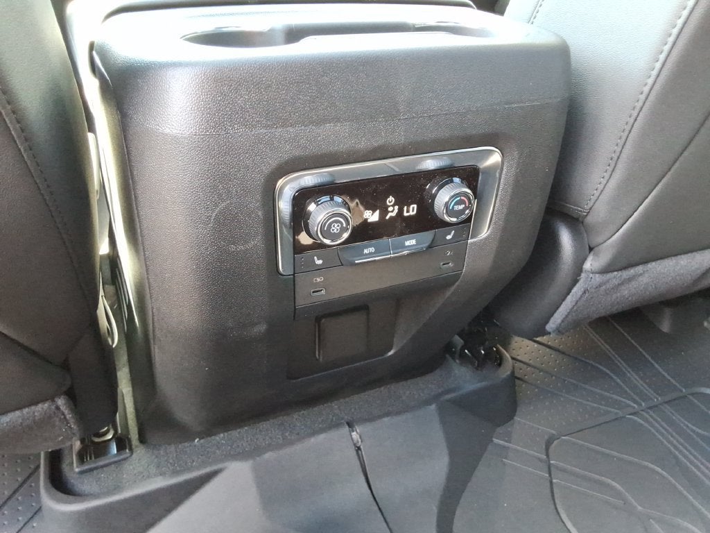 2027 Chevrolet Tahoe Z71 - Photo 19