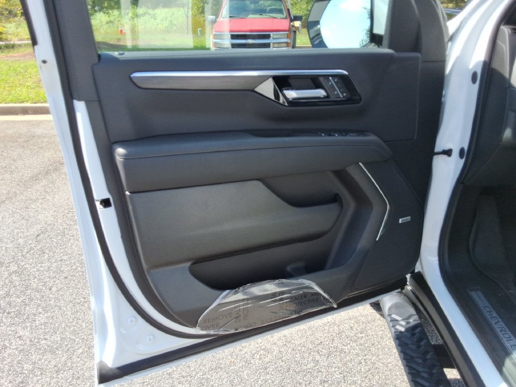 2027 Chevrolet Tahoe Z71 - Photo 21